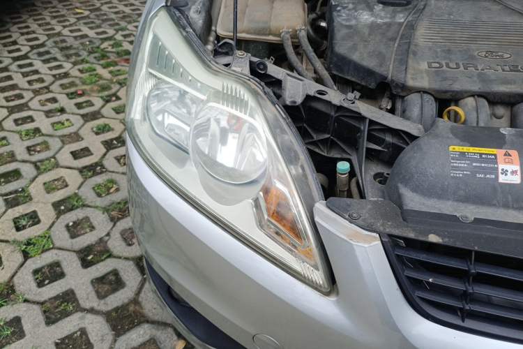 Used Ford Focus 2011 Sedan 1.8L Automatic Fashion Edition Right Front Headlight