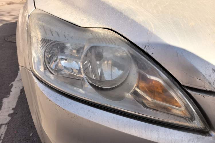 Used Ford Focus 2011 Sedan 1.8L Manual Comfort Model Right Front Headlight