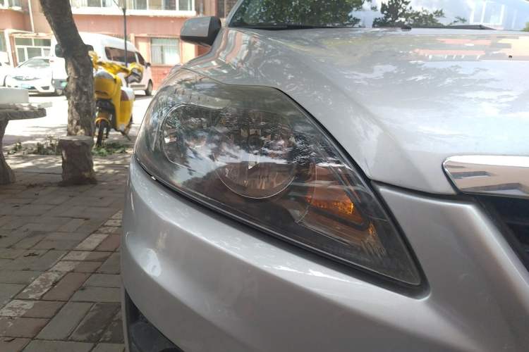 Used Ford Focus 2011 Hatchback 1.8L Automatic Fashion Edition Right Front Headlight