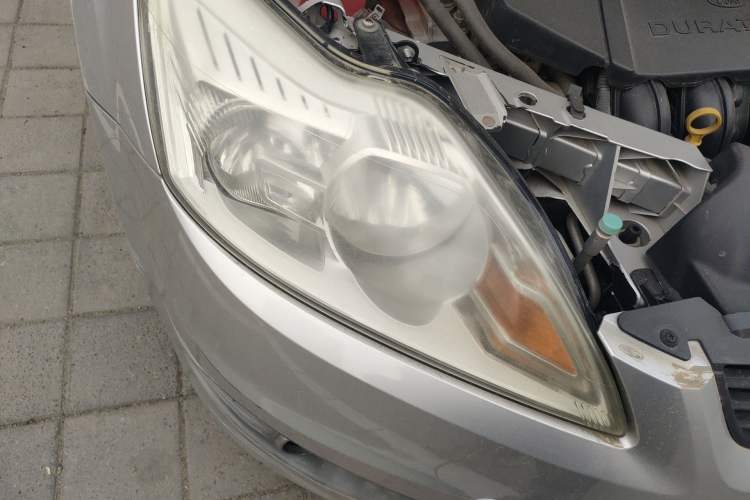 Used Ford Focus 2011 Sedan 1.8L Automatic Fashion Edition Right Front Headlight