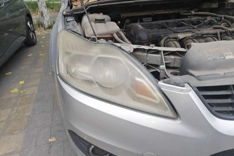 Used Ford Focus 2011 Sedan 1.8L Manual Classic Model Right Front Headlight