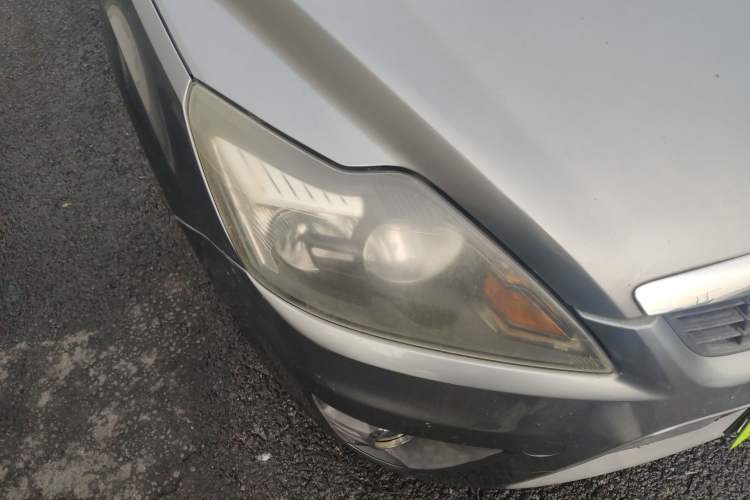Used Ford Focus 2011 Hatchback 1.8L Automatic Fashion Edition Right Front Headlight