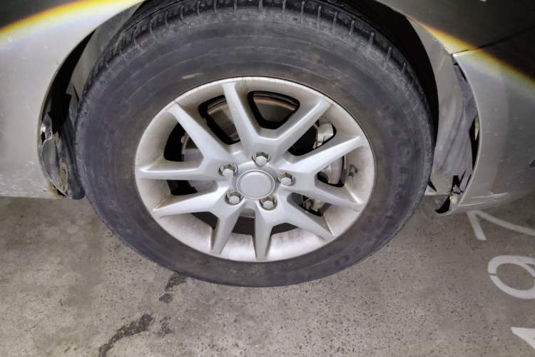 Used Ford Focus 2011 Sedan 1.8L Manual Classic Model Right Front Wheel Hub