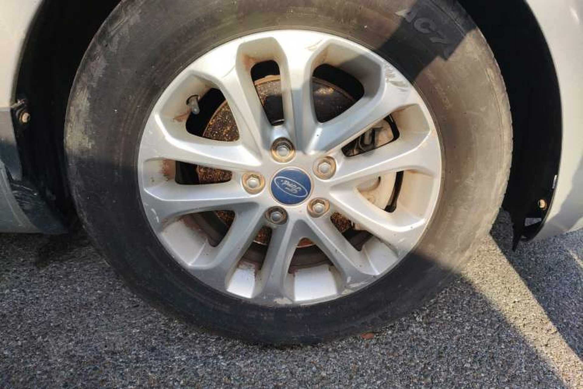Used Ford Focus 2011 Sedan 1.8L Automatic Fashion Edition Right Front Wheel Hub