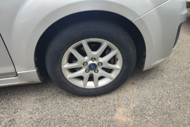 Used Ford Focus 2011 Hatchback 1.8L Manual Comfort Model Right Front Wheel Hub