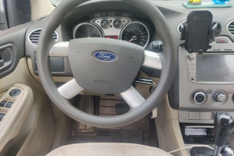 Used Ford Focus 2011 Sedan 1.8L Automatic Fashion Edition Steering Wheel
