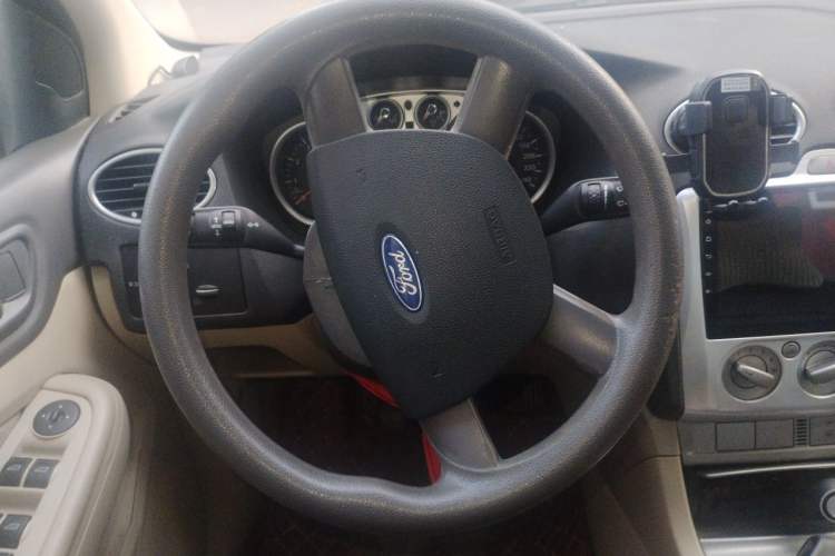 Used Ford Focus 2011 Sedan 1.8L Manual Comfort Model Steering Wheel