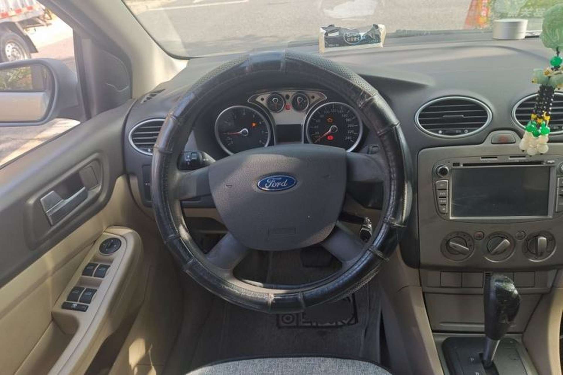 Used Ford Focus 2011 Sedan 1.8L Automatic Fashion Edition Steering Wheel