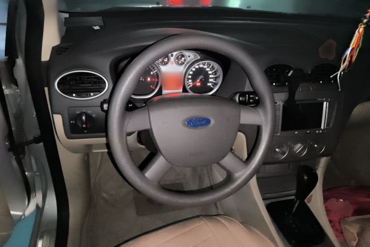 Used Ford Focus 2011 Hatchback 1.8L Automatic Fashion Edition Steering Wheel