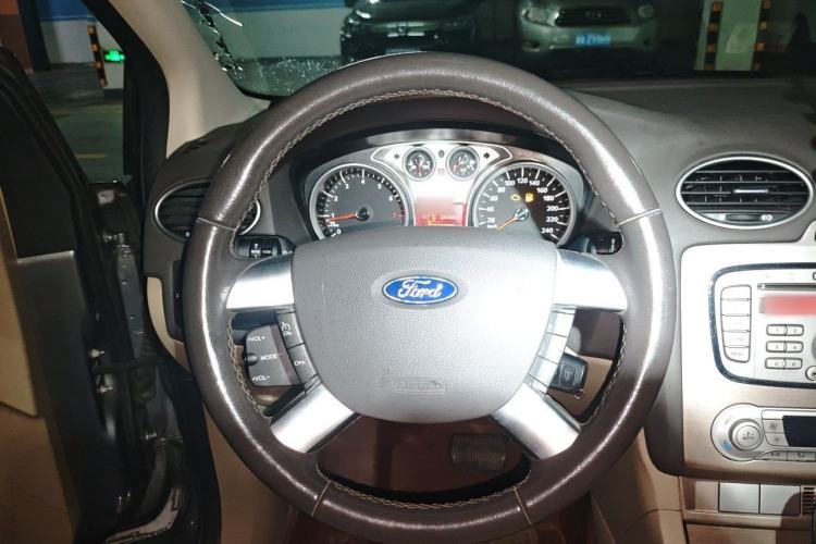 Used Ford Focus 2011 Sedan 1.8L Automatic Fashion Edition Steering Wheel