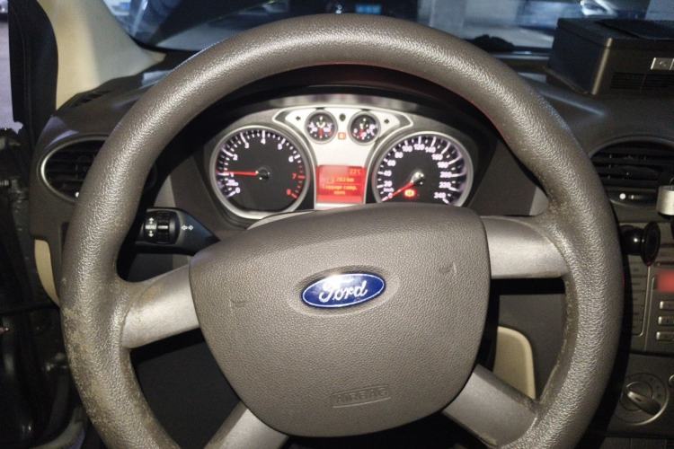 Used Ford Focus 2011 Sedan 1.8L Automatic Fashion Edition Steering Wheel