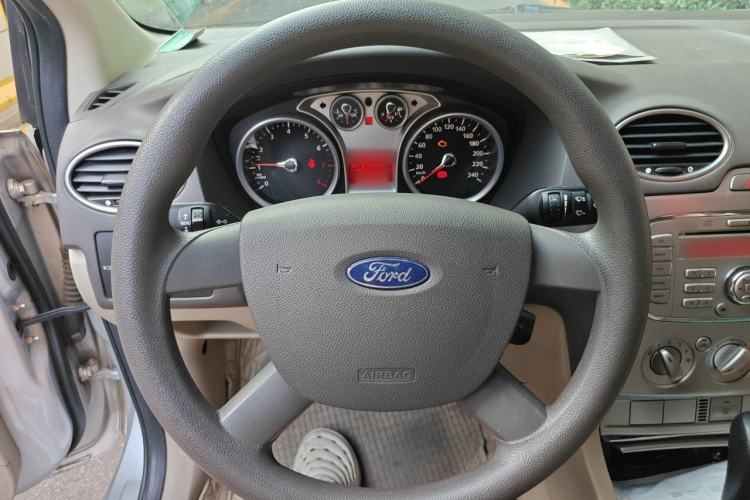 Used Ford Focus 2011 Hatchback 1.8L Automatic Fashion Edition Steering Wheel