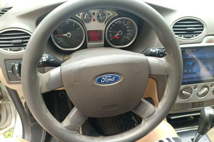 Used Ford Focus 2011 Sedan 1.8L Automatic Fashion Edition Steering Wheel
