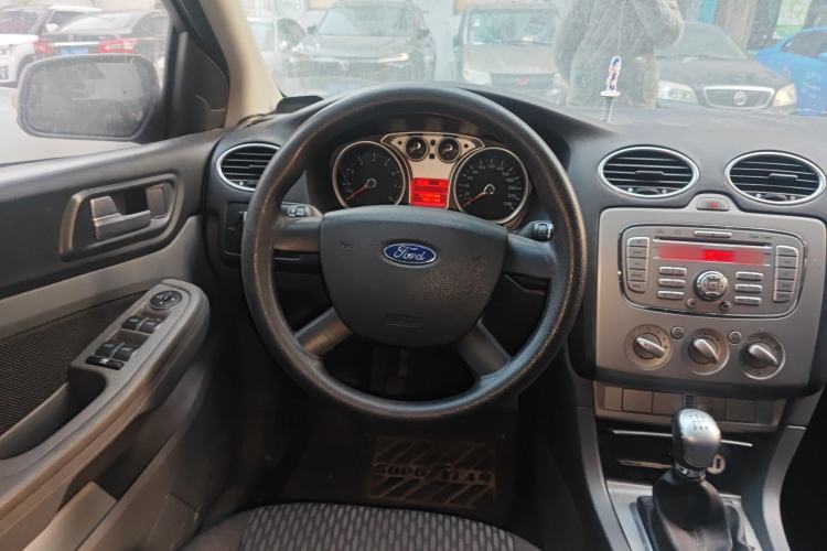 Used Ford Focus 2011 Hatchback 1.8L Manual Comfort Model Steering Wheel