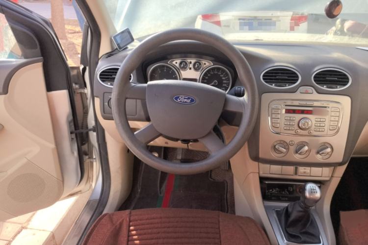 Used Ford Focus 2011 Sedan 1.8L Manual Comfort Model Steering Wheel