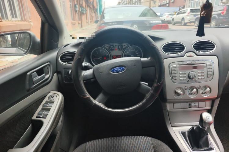 Used Ford Focus 2011 Hatchback 1.8L Manual Comfort Model Steering Wheel