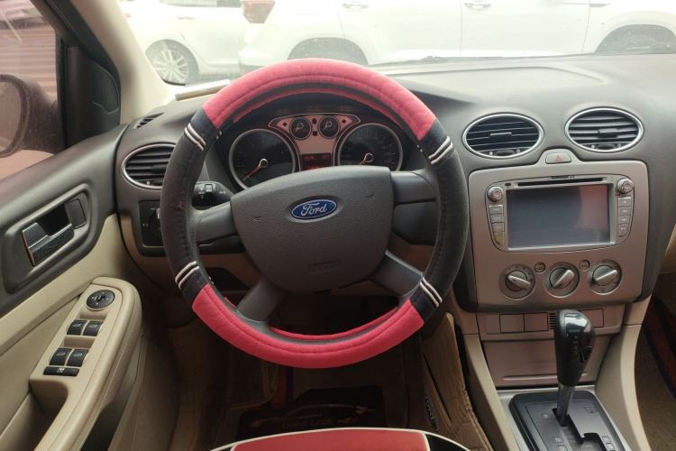 Used Ford Focus 2011 Sedan 1.8L Automatic Fashion Edition Steering Wheel