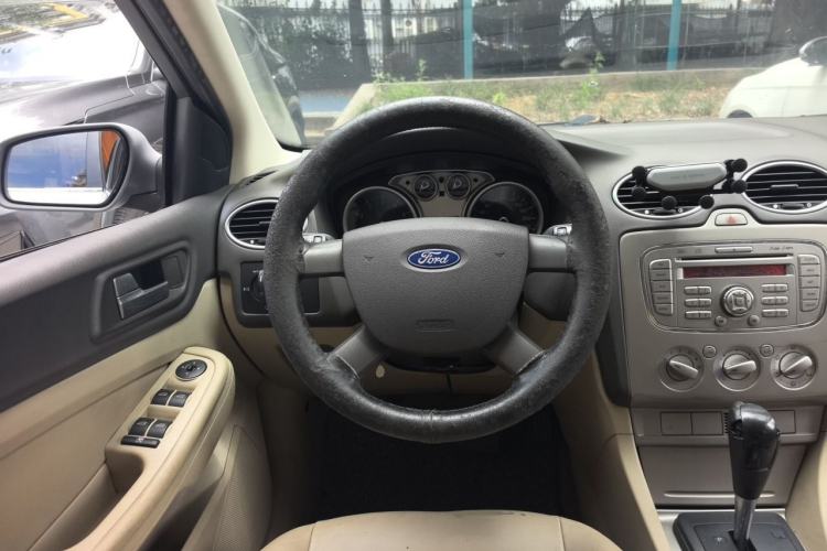 Used Ford Focus 2011 Hatchback 1.8L Automatic Fashion Edition Steering Wheel