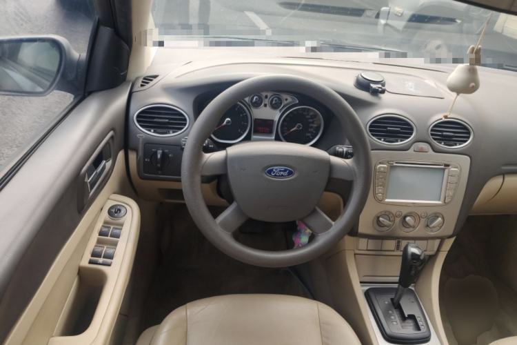 Used Ford Focus 2011 Hatchback 1.8L Automatic Fashion Edition Steering Wheel