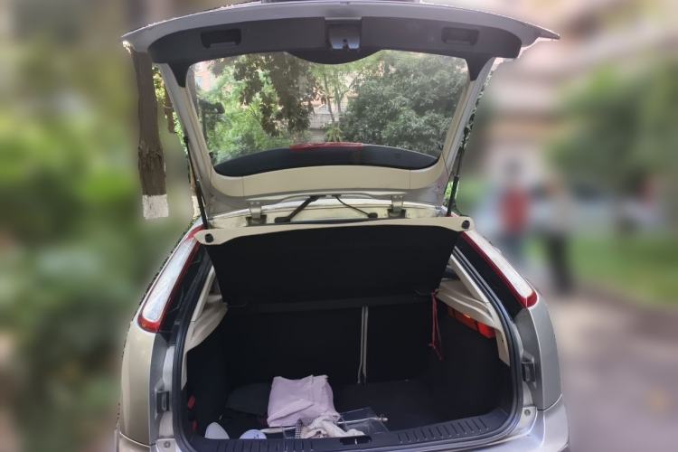 Used Ford Focus 2011 Hatchback 1.8L Automatic Fashion Edition Trunk