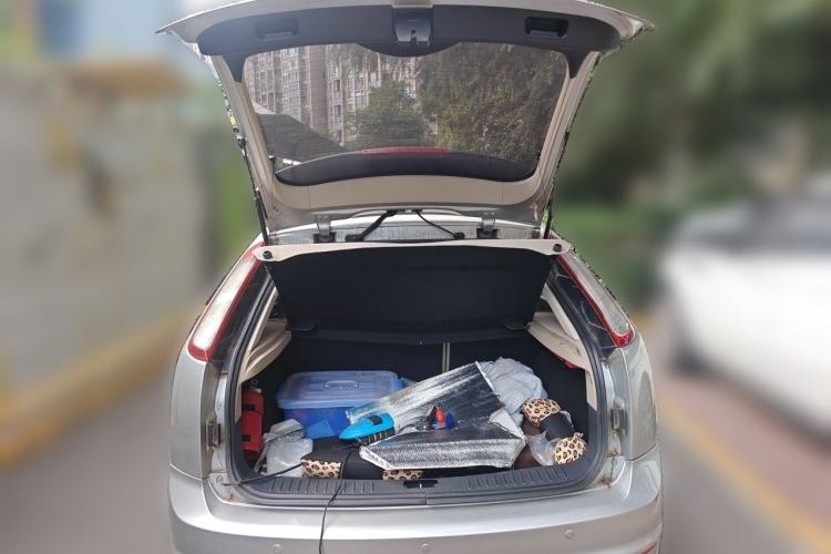 Used Ford Focus 2011 Hatchback 1.8L Automatic Fashion Edition Trunk