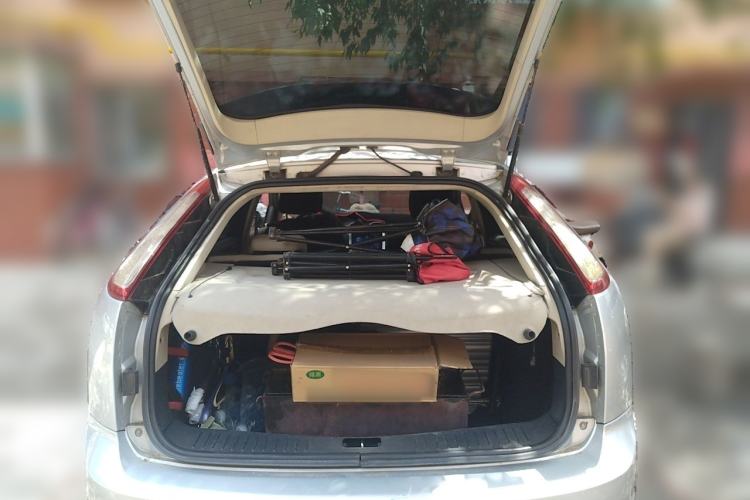 Used Ford Focus 2011 Hatchback 1.8L Automatic Fashion Edition Trunk
