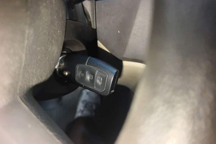 Used Ford Focus 2011 Hatchback 1.8L Automatic Fashion Edition Vehicle Key