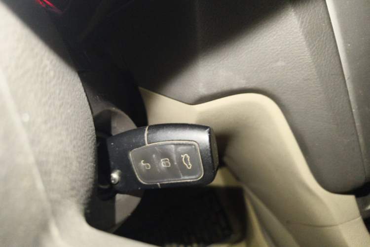 Used Ford Focus 2011 Sedan 1.8L Automatic Fashion Edition Vehicle Key