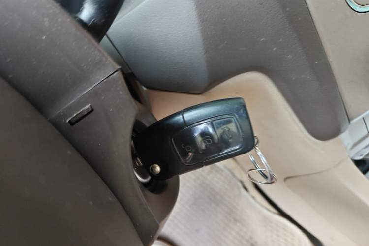 Used Ford Focus 2011 Hatchback 1.8L Automatic Fashion Edition Vehicle Key