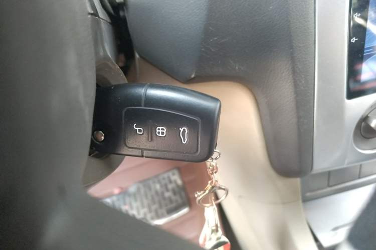 Used Ford Focus 2011 Hatchback 1.8L Automatic Fashion Edition Vehicle Key