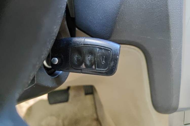 Used Ford Focus 2011 Sedan 1.8L Automatic Fashion Edition Vehicle Key