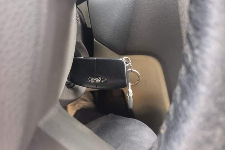 Used Ford Focus 2011 Hatchback 1.8L Automatic Fashion Edition Vehicle Key