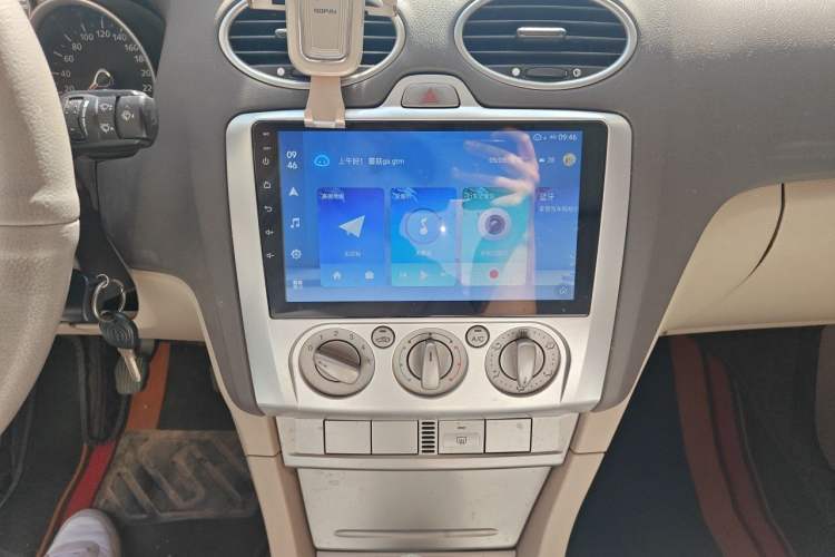 Used Ford Focus 2011 Sedan 1.8L Manual Comfort Model Audio And AC Panel