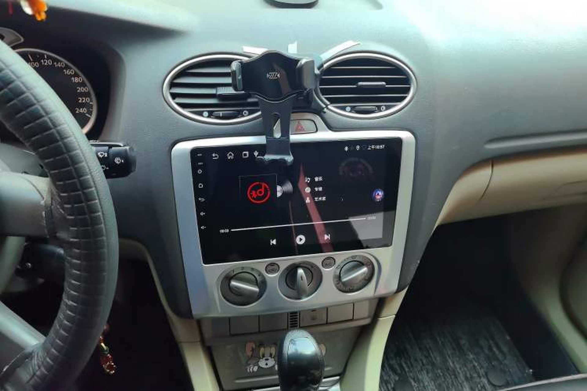 Used Ford Focus 2011 Hatchback 1.8L Automatic Fashion Edition Audio And AC Panel