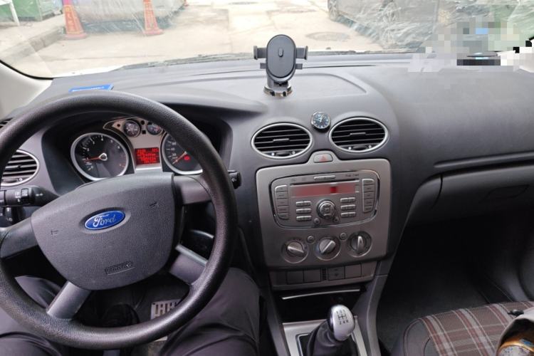 Used Ford Focus 2011 Hatchback 1.8L Manual Classic Model Center Console