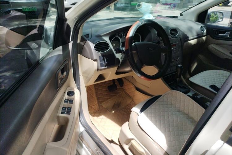 Used Ford Focus 2011 Hatchback 1.8L Automatic Fashion Edition Driver Seat
