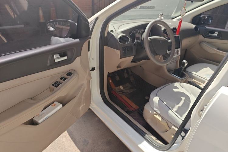 Used Ford Focus 2011 Sedan 1.8L Manual Comfort Model Driver Seat