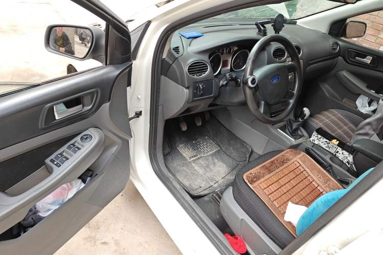 Used Ford Focus 2011 Hatchback 1.8L Manual Classic Model Driver Seat