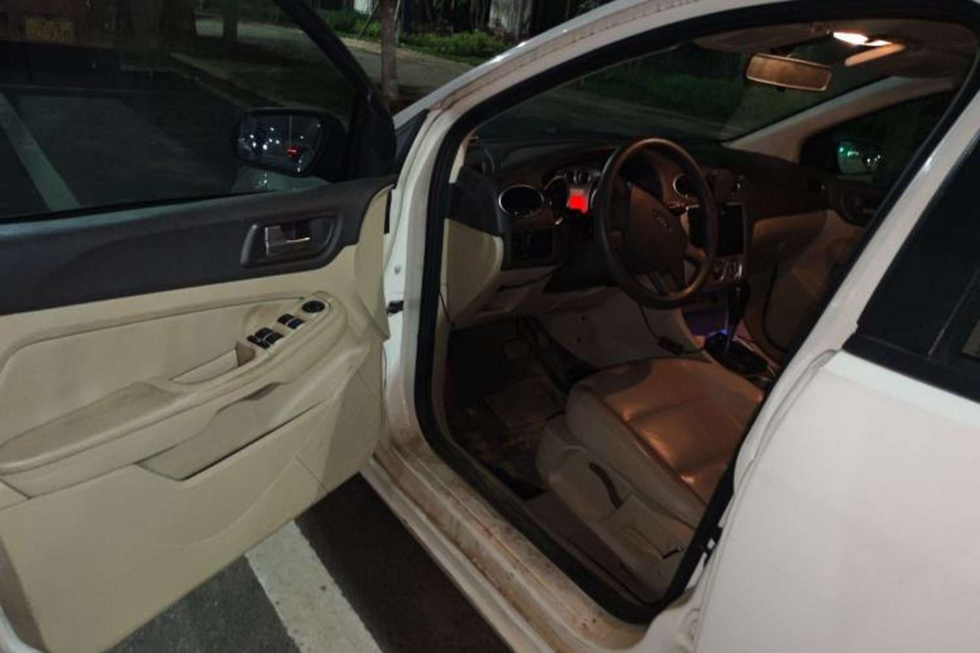 Used Ford Focus 2011 Hatchback 1.8L Automatic Fashion Edition Driver Seat