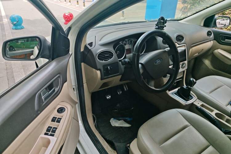 Used Ford Focus 2011 Sedan 1.8L Manual Classic Model Driver Seat