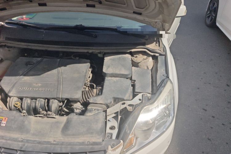 Used Ford Focus 2011 Sedan 1.8L Manual Comfort Model Engine Bay Left