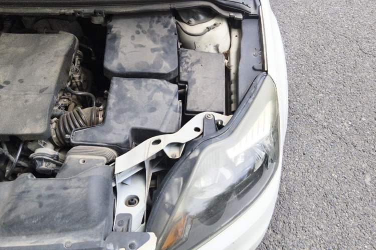 Used Ford Focus 2011 Hatchback 1.8L Automatic Fashion Edition Engine Bay Left