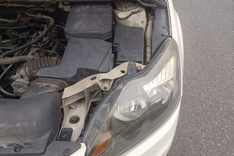 Used Ford Focus 2011 Hatchback 1.8L Manual Comfort Model Engine Bay Left