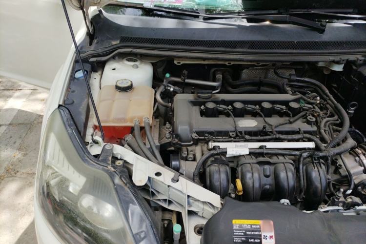 Used Ford Focus 2011 Hatchback 1.8L Automatic Fashion Edition Engine Bay Right