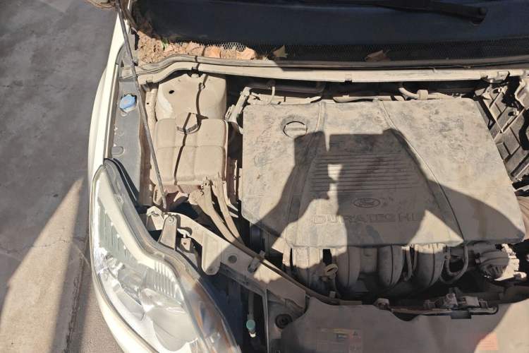 Used Ford Focus 2011 Sedan 1.8L Manual Comfort Model Engine Bay Right