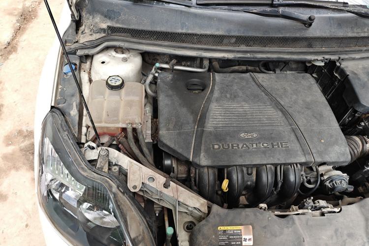 Used Ford Focus 2011 Hatchback 1.8L Manual Classic Model Engine Bay Right