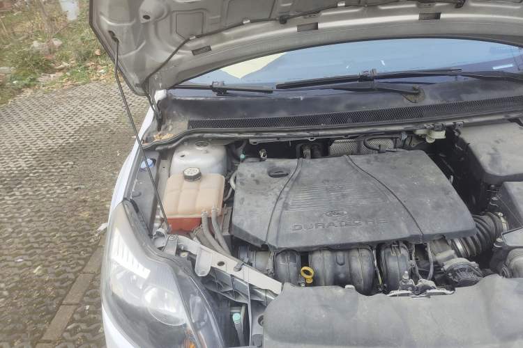 Used Ford Focus 2011 Hatchback 1.8L Automatic Fashion Edition Engine Bay Right