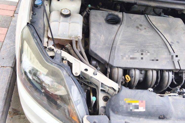Used Ford Focus 2011 Hatchback 1.8L Automatic Fashion Edition Engine Bay Right