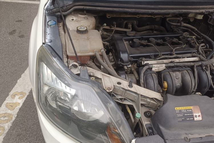 Used Ford Focus 2011 Hatchback 1.8L Manual Comfort Model Engine Bay Right