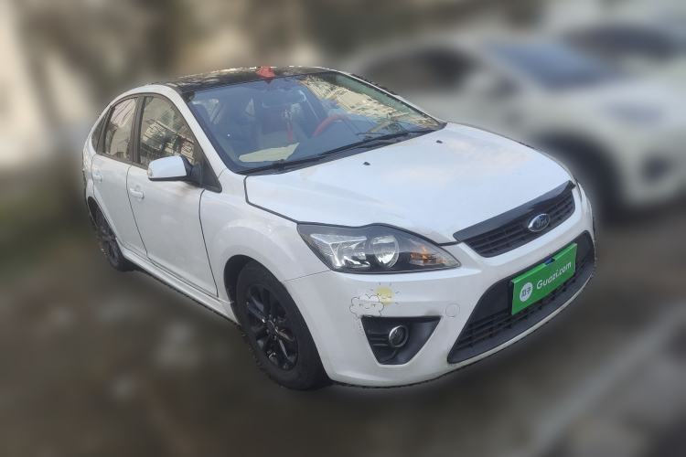 Used Ford Focus 2011 Hatchback 1.8L Automatic Fashion Edition Front Right 45 Deg
